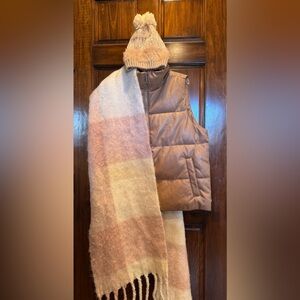 Hollister Tan Puffer Vest +Winter Bundle